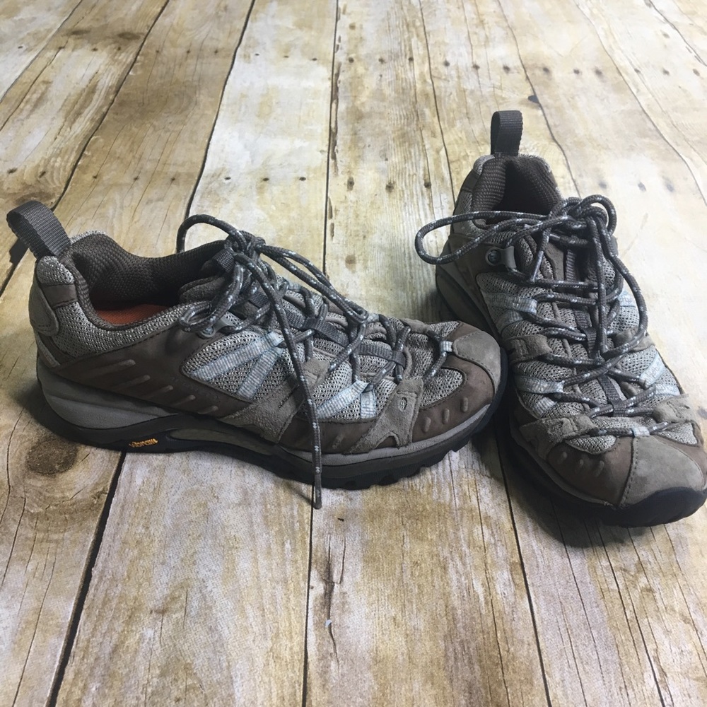Merrell siren sport in olive shoe. Size 7